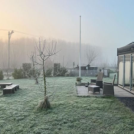 Droom aan de Linge Wadenoijen Buitenkant foto