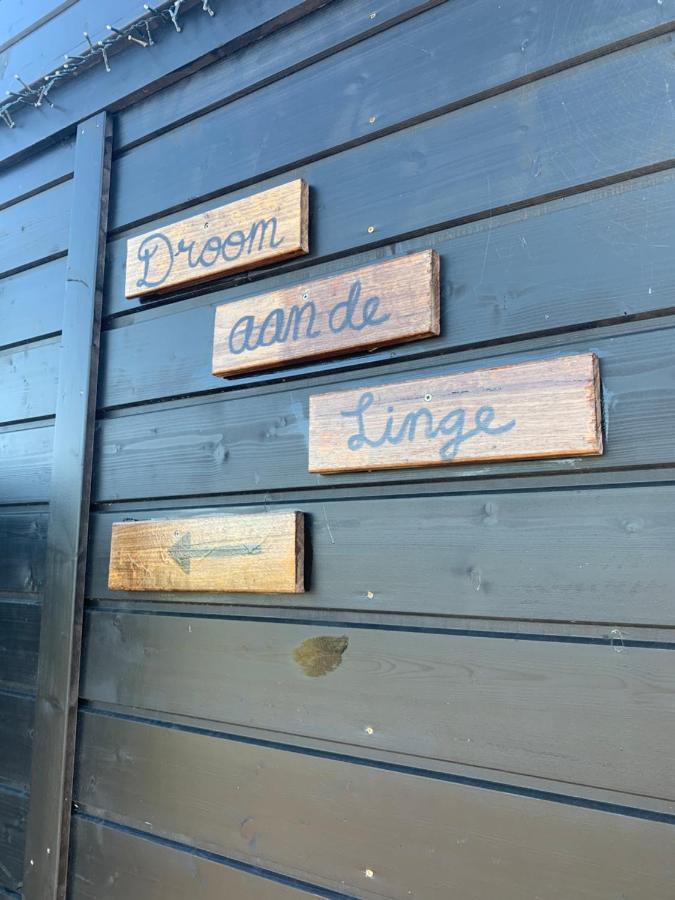 Droom aan de Linge Wadenoijen Buitenkant foto